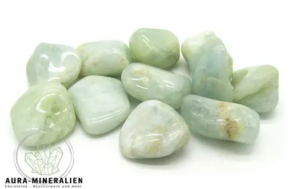 Aquamarin Trommelstein aus Brasilien in zartem Blau-grün, Handschmeichler von Aura Mineralien.