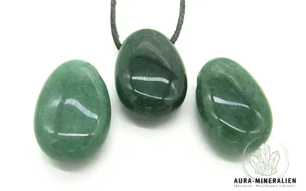 Grüner Aventurin Anhänger in Tropfenform aus Brasilien mit seitlicher Bohrung