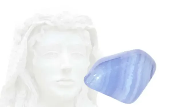 Blauer Chalcedon Trommelstein aus Namibia nach Hildegard von Bingen