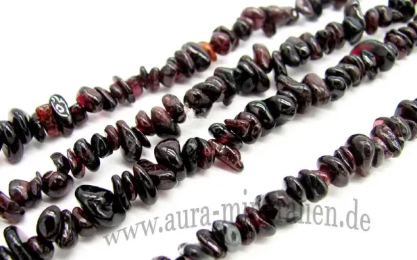 Tiefrote Granat Splitterkette 80 cm endlos aus Indien – Aura Mineralien