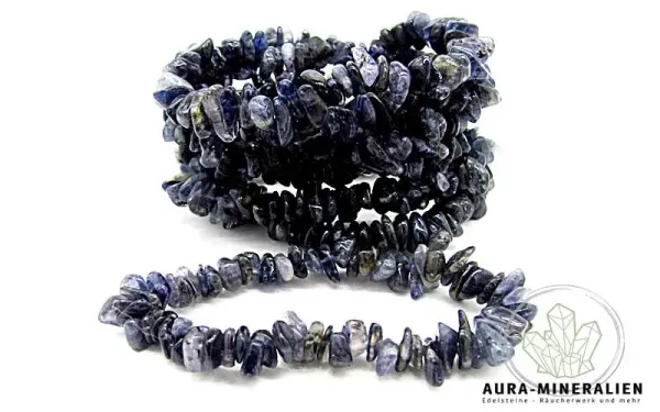 Blaus Iolith Splitterarmband aus Tansania auf elastischem Band