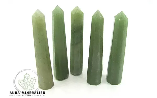 Obelisk aus grünem Aventurin  ca. 9 -10 cm
