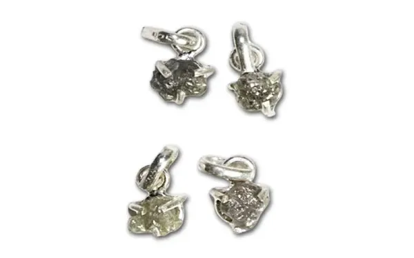 Kleiner 5-7mm Anhänger mit echtem Rohdiamanten in 925er Sterling Silber Fassung – Aura Mineralien