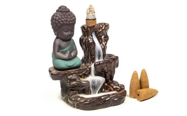 Keramik Wasserfall-Räucherbrenner mit kleiner Buddha Figur