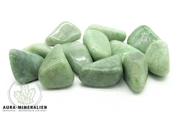 Saussurit ( Zoisit, Skapolith, Epidot, Sericit ) Trommelsteine