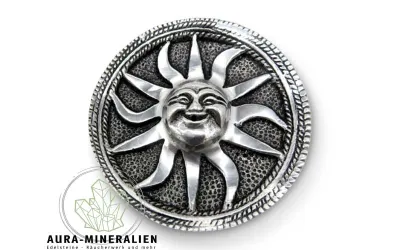 Runder Räucherstäbchenhalter aus Weißmetall in Form einer Sonne