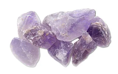 violett leuchtende, teilweise durchscheinende Amethyst Rohsteine
