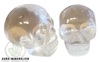 Handgefertigter Schädel aus klar...