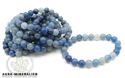 Blauquarz Armband mit 8mm großen, glänzend blauen Kugeln