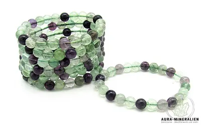 Fluorit Kugelarmband 8mm mit violetten und grünen Perlen auf Gummizug