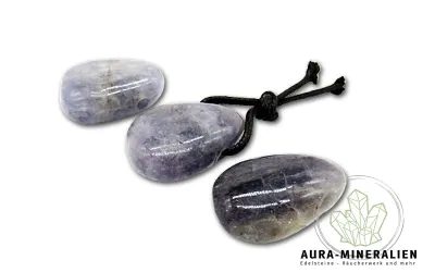 Blauer Iolith Freeform Anhänger aus Mysore mit seitlicher Bohrung.