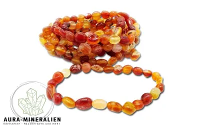 Leuchtend oranges Karneol Armband aus polierten Nuggets auf Gummizug