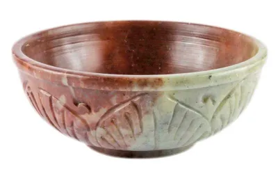 Handgefertigte Schale aus Speckstein mit Außenverzierung 10 cm