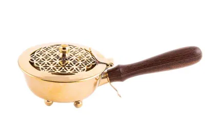Goldenes Messing Trageräuchergefäß mit Blume des Lebens Gravur im Deckel
