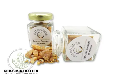 Glasflasche mit Benzoe Sumatra Räucherharz und goldenem Deckel – Aura Mineralien