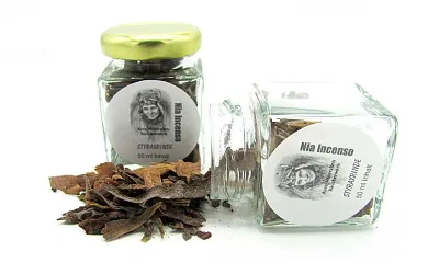Styraxrinde-Stücke in einem 50ml Glasfläschchen mit schwarzem Twist-off-Verschluss für sanftes Räuchern