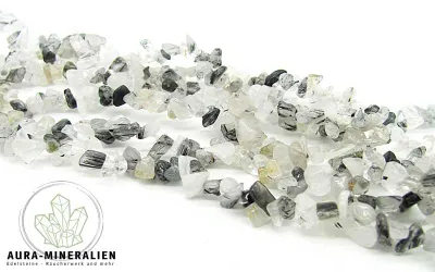 Transparente Turmalinquarz Splitterkette 80 cm mit schwarzen Turmalinnadeln aus Brasilien – Aura Mineralien